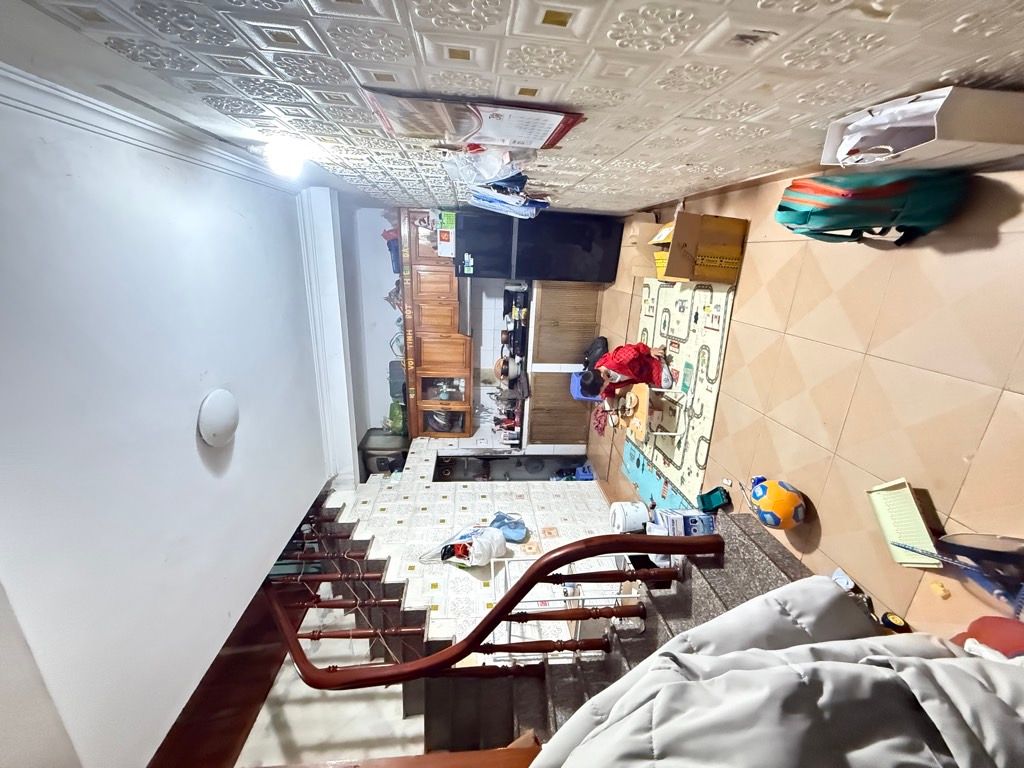 Bán nhà Đông Thiên - diện tích 27m2 2 tầng - gần các trường học từ mẫu giáo đến hết phổ thông - giá 2,3 tỷ