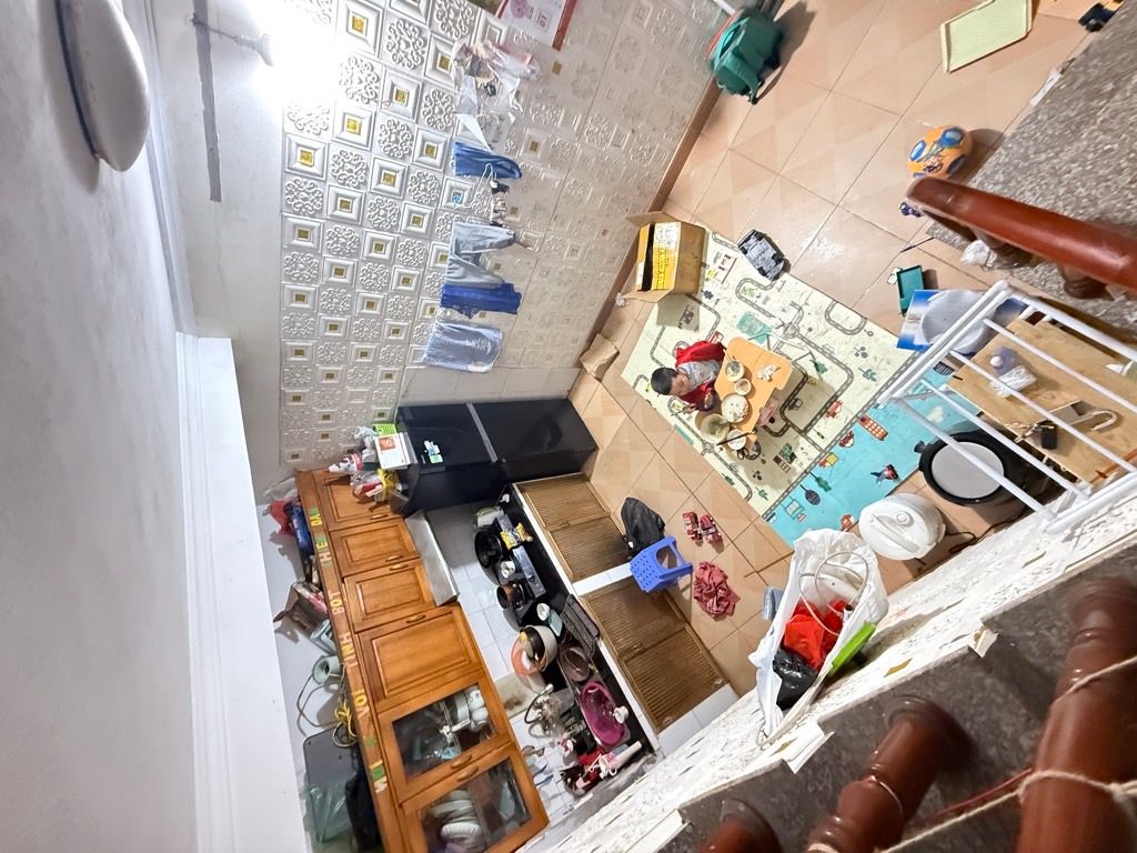 Bán nhà Đông Thiên - diện tích 27m2 2 tầng - gần các trường học từ mẫu giáo đến hết phổ thông - giá 2,3 tỷ