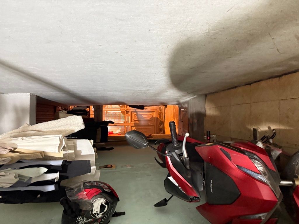 Bán nhà Đông Thiên - diện tích 27m2 2 tầng - gần các trường học từ mẫu giáo đến hết phổ thông - giá 2,3 tỷ