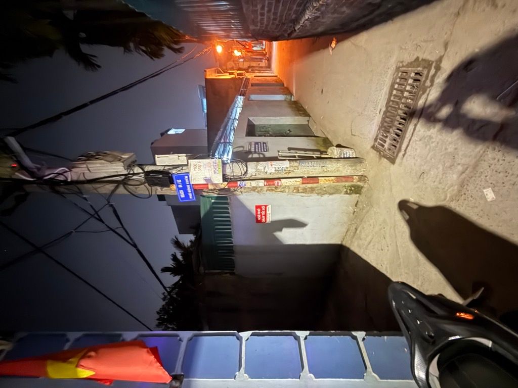 Bán nhà Đông Thiên - diện tích 27m2 2 tầng - gần các trường học từ mẫu giáo đến hết phổ thông - giá 2,3 tỷ