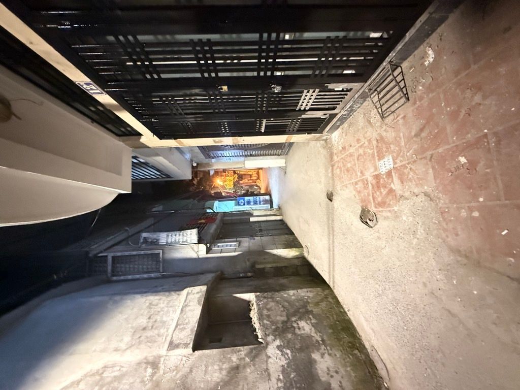 Bán nhà Đông Thiên - diện tích 27m2 2 tầng - gần các trường học từ mẫu giáo đến hết phổ thông - giá 2,3 tỷ