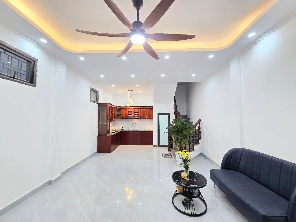 Bán nhà Ngõ An Sơn - diện tích 40m2 5 tầng - Lô góc 3 thoáng - giá 10,6 tỷ