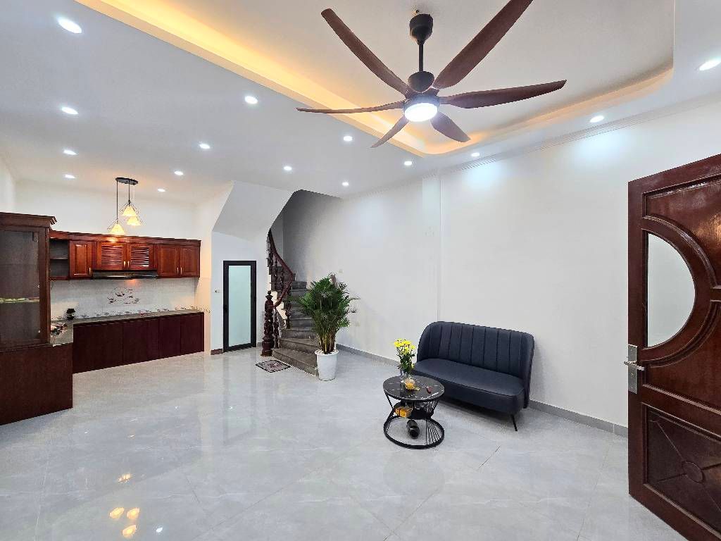 Bán nhà Ngõ An Sơn - diện tích 40m2 5 tầng - Lô góc 3 thoáng - giá 10,6 tỷ