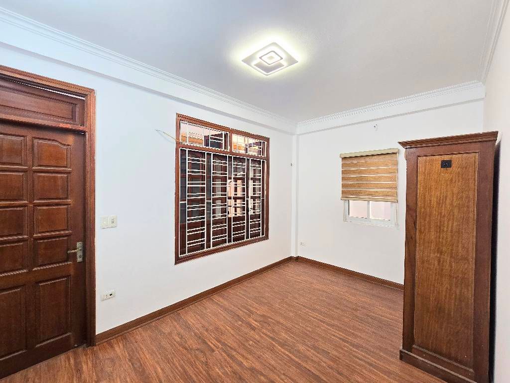 Bán nhà Ngõ An Sơn - diện tích 40m2 5 tầng - Lô góc 3 thoáng - giá 10,6 tỷ