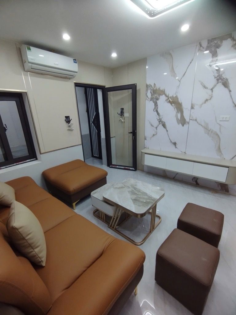 Bán nhà Trương Định - diện tích 21.1m2 1 tầng - Căn hộ tập thể tầng 1 - giá 3,7 tỷ