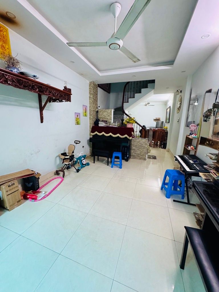 Bán nhà Định Công Hạ - diện tích 39m2 2 tầng - Nhà đẹp hiếm có - giá 1,9 tỷ