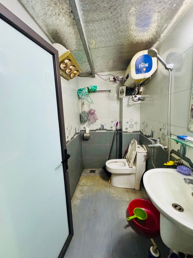 Bán nhà Định Công Hạ - diện tích 39m2 2 tầng - Nhà đẹp hiếm có - giá 1,9 tỷ