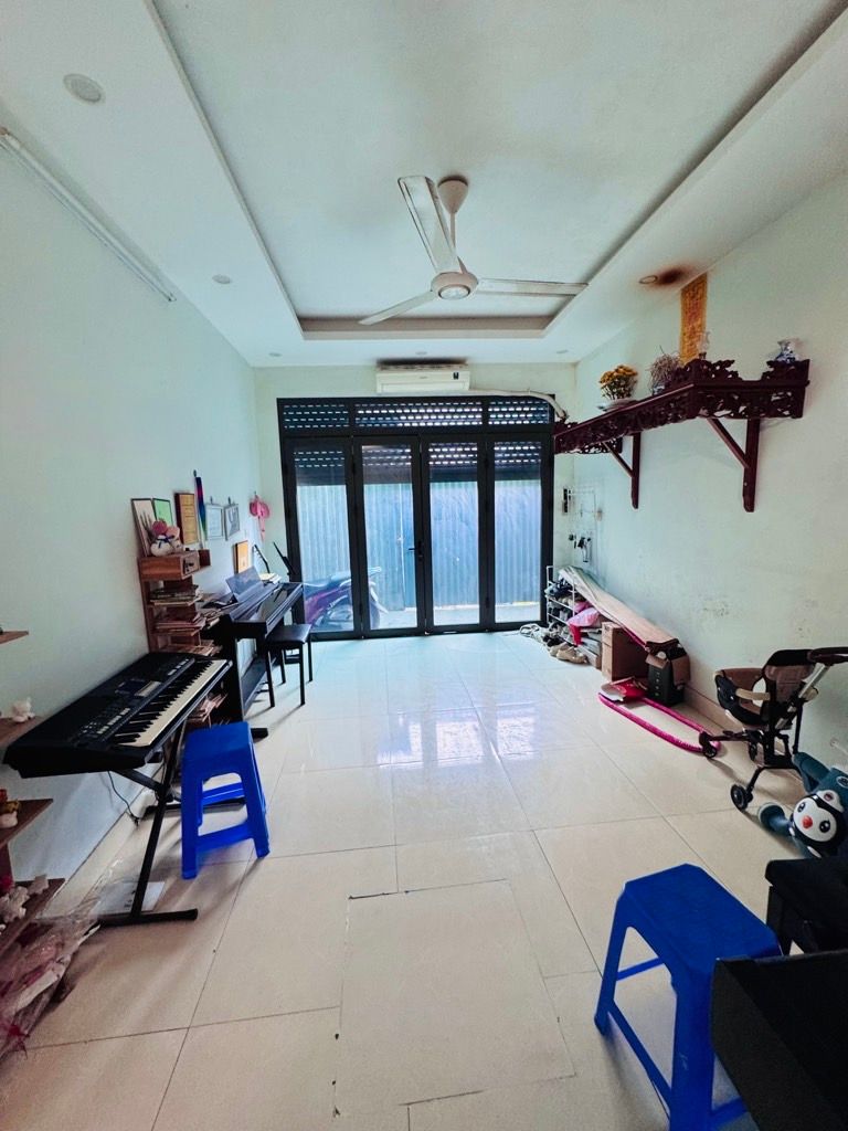 Bán nhà Định Công Hạ - diện tích 39m2 2 tầng - Nhà đẹp hiếm có - giá 1,9 tỷ