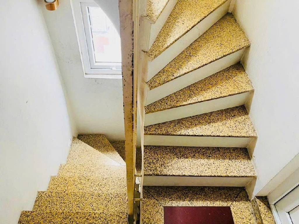 Bán nhà Lương Đình Của - diện tích 26m2 5 tầng - Ngõ ô tô thông ra Kim Liên - giá 9,8 tỷ