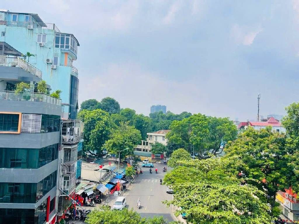 Bán nhà Lương Đình Của - diện tích 26m2 5 tầng - Ngõ ô tô thông ra Kim Liên - giá 9,8 tỷ