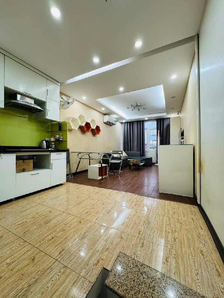 Bán nhà Lương Đình Của - diện tích 26m2 5 tầng - Ngõ ô tô thông ra Kim Liên - giá 9,8 tỷ