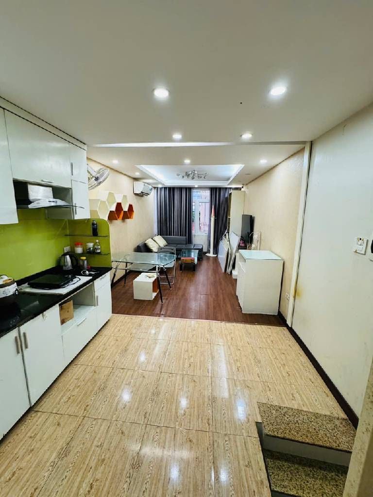 Bán nhà Lương Đình Của - diện tích 26m2 5 tầng - Ngõ ô tô thông ra Kim Liên - giá 9,8 tỷ