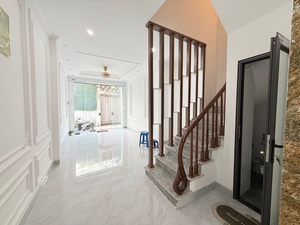 Bán nhà Vĩnh Hưng - diện tích 57.3m2 5 tầng - Thang máy - giá 13,5 tỷ