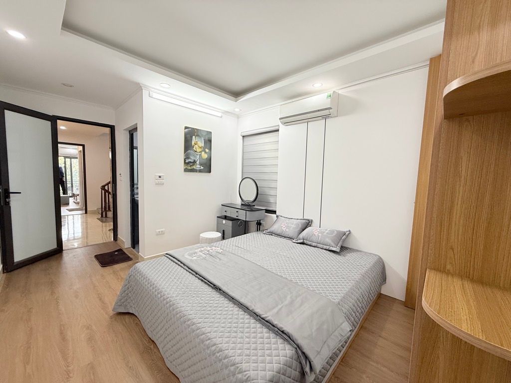 Bán nhà Vĩnh Hưng - diện tích 57.3m2 5 tầng - Thang máy - giá 13,5 tỷ