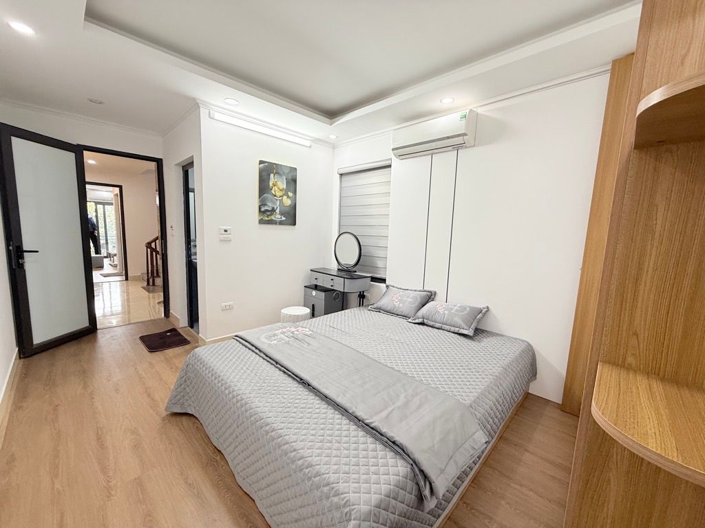 Bán nhà Vĩnh Hưng - diện tích 57.3m2 5 tầng - Thang máy - giá 13,5 tỷ