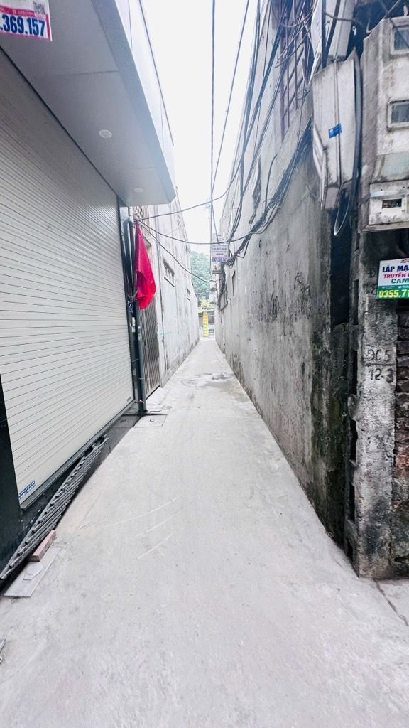 Bán nhà Định Công Thượng - diện tích 30m2 5 tầng - Ô tô đỗ cổng - giá 3,5 tỷ