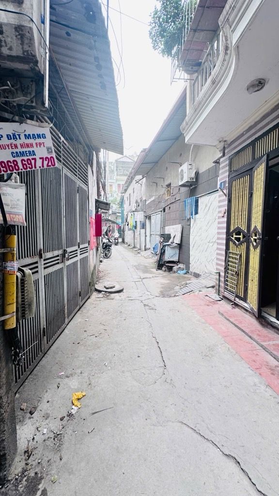 Bán nhà Định Công Thượng - diện tích 30m2 5 tầng - Ô tô đỗ cổng - giá 3,5 tỷ