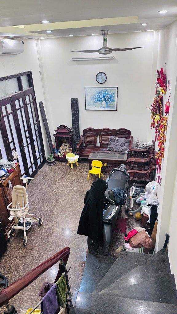 Bán nhà Định Công Thượng - diện tích 30m2 5 tầng - Ô tô đỗ cổng - giá 3,5 tỷ