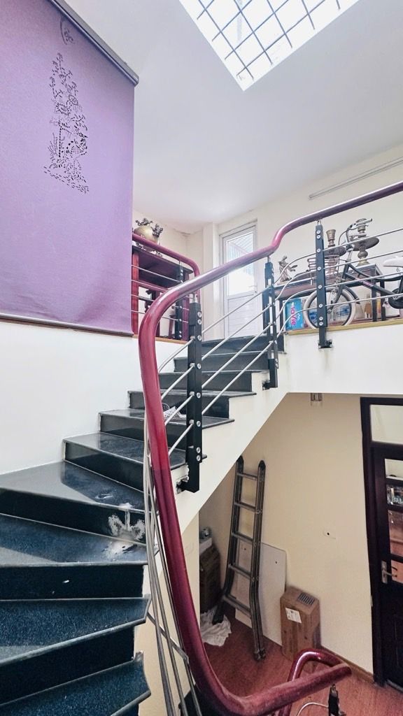 Bán nhà Định Công Thượng - diện tích 30m2 5 tầng - Ô tô đỗ cổng - giá 3,5 tỷ