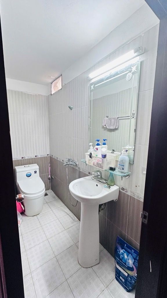 Bán nhà Định Công Thượng - diện tích 30m2 5 tầng - Ô tô đỗ cổng - giá 3,5 tỷ