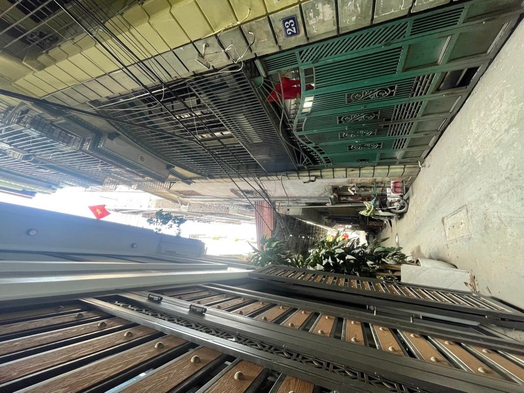 Bán nhà Nguyễn Phúc Lai - diện tích 39m2 6 tầng - Nhà cho thuê 7 phòng - giá 16,5 tỷ