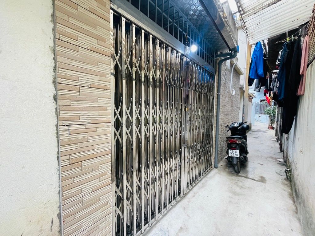 Bán nhà Láng Hạ - diện tích 65m2 1 tầng - Căn hộ Tập thể tầng 1 - giá 5,6 tỷ