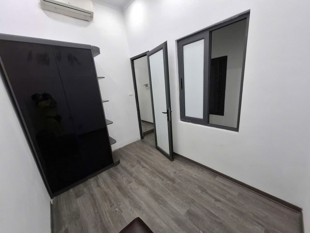 Bán nhà Bùi Xương Trạch - diện tích 33m2 5 tầng - ô tô đỗ cửa - giá 9,6 tỷ