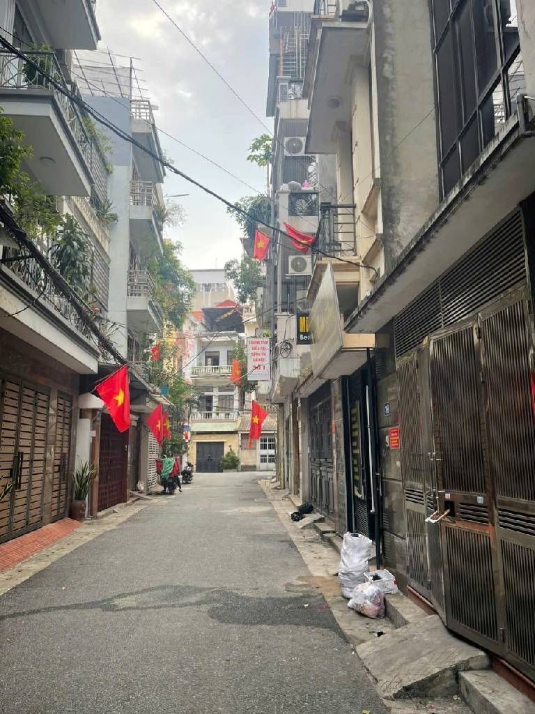 Bán nhà Yên Lạc - diện tích 54,9m2 4 tầng - Ô TÔ TRÁNH - giá 20 tỷ