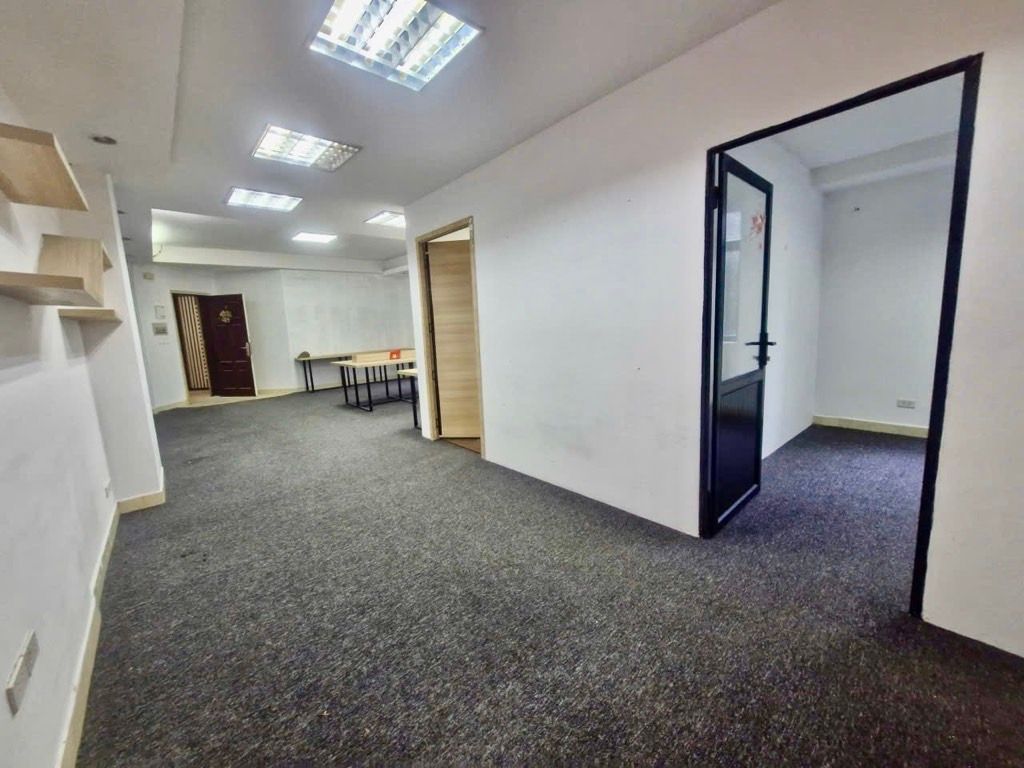 Bán nhà Nguyễn Tuân - diện tích 90.6m2 2 tầng - Lô góc ngay ngã tư - giá 9,5 tỷ