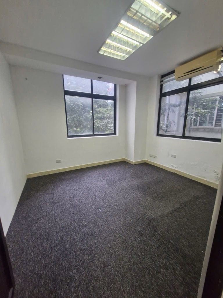 Bán nhà Nguyễn Tuân - diện tích 90.6m2 2 tầng - Lô góc ngay ngã tư - giá 9,5 tỷ