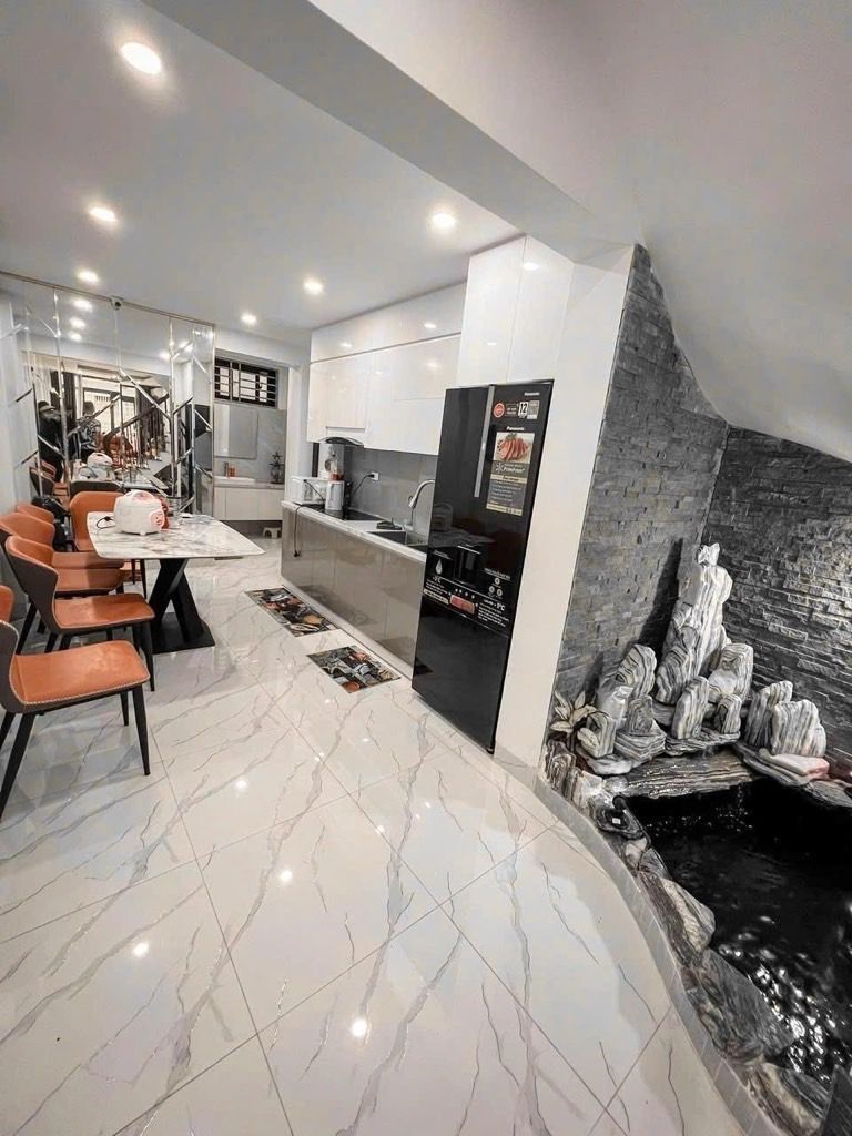 Bán nhà Kim Ngưu - diện tích 46.4m2 3 tầng - Ngõ thông ô tô ra vào - giá 14 tỷ