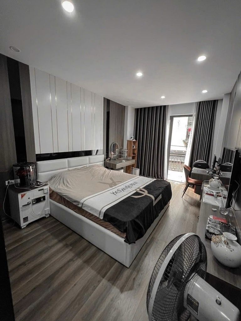 Bán nhà Kim Ngưu - diện tích 46.4m2 3 tầng - Ngõ thông ô tô ra vào - giá 14 tỷ