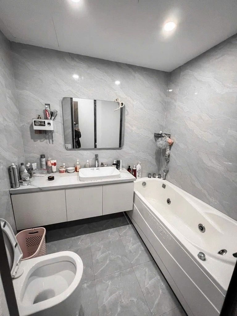 Bán nhà Kim Ngưu - diện tích 46.4m2 3 tầng - Ngõ thông ô tô ra vào - giá 14 tỷ