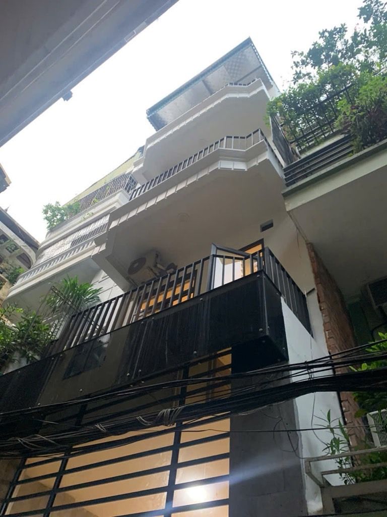 Bán nhà Cảm Hội - diện tích 74m2 4 tầng - Nhà đẹp đón Tết - giá 21,5 tỷ