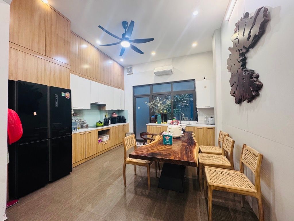 Bán nhà Cảm Hội - diện tích 74m2 4 tầng - Nhà đẹp đón Tết - giá 21,5 tỷ