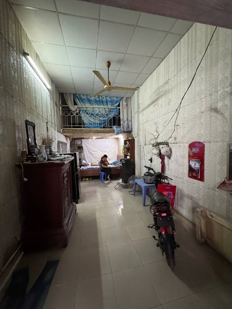 Bán nhà Pháo Đài Láng - diện tích 37m2 1 tầng - Mảnh đất hiếm - giá 7,6 tỷ