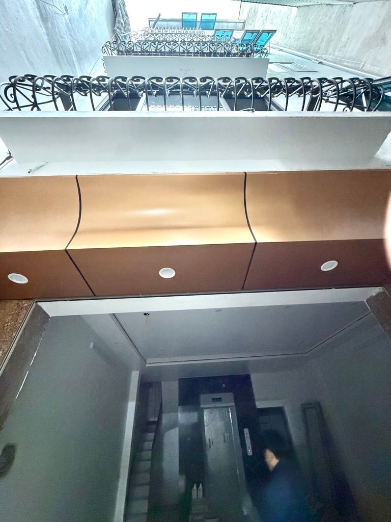 Bán nhà Văn Hương - diện tích 48m2 7 tầng - Thang máy, nhà mới tinh - giá 14,2 tỷ