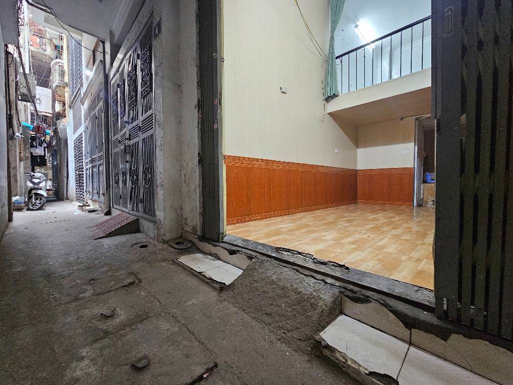 Bán nhà Thanh Nhàn - diện tích 19,6m2 3 tầng - Nhà đẹp hiếm có - giá 6,3 tỷ