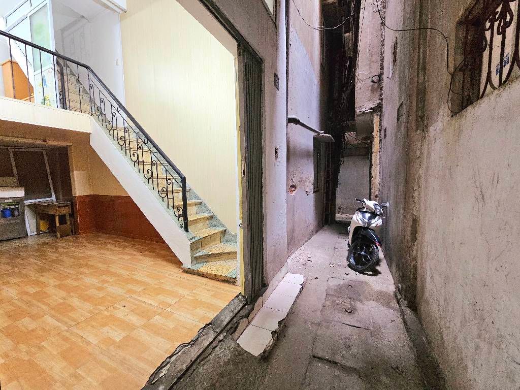 Bán nhà Thanh Nhàn - diện tích 19,6m2 3 tầng - Nhà đẹp hiếm có - giá 6,3 tỷ