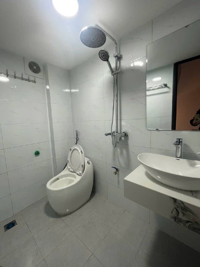 Bán nhà Hoàng Mai - diện tích 35.1m2 6 tầng - Ngõ siêu nông ba gác đỗ cửa - giá 7,8 tỷ