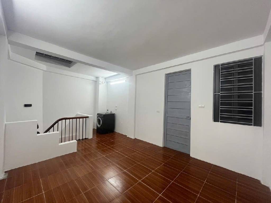 Bán nhà Hoàng Mai - diện tích 35.1m2 6 tầng - Ngõ siêu nông ba gác đỗ cửa - giá 7,8 tỷ