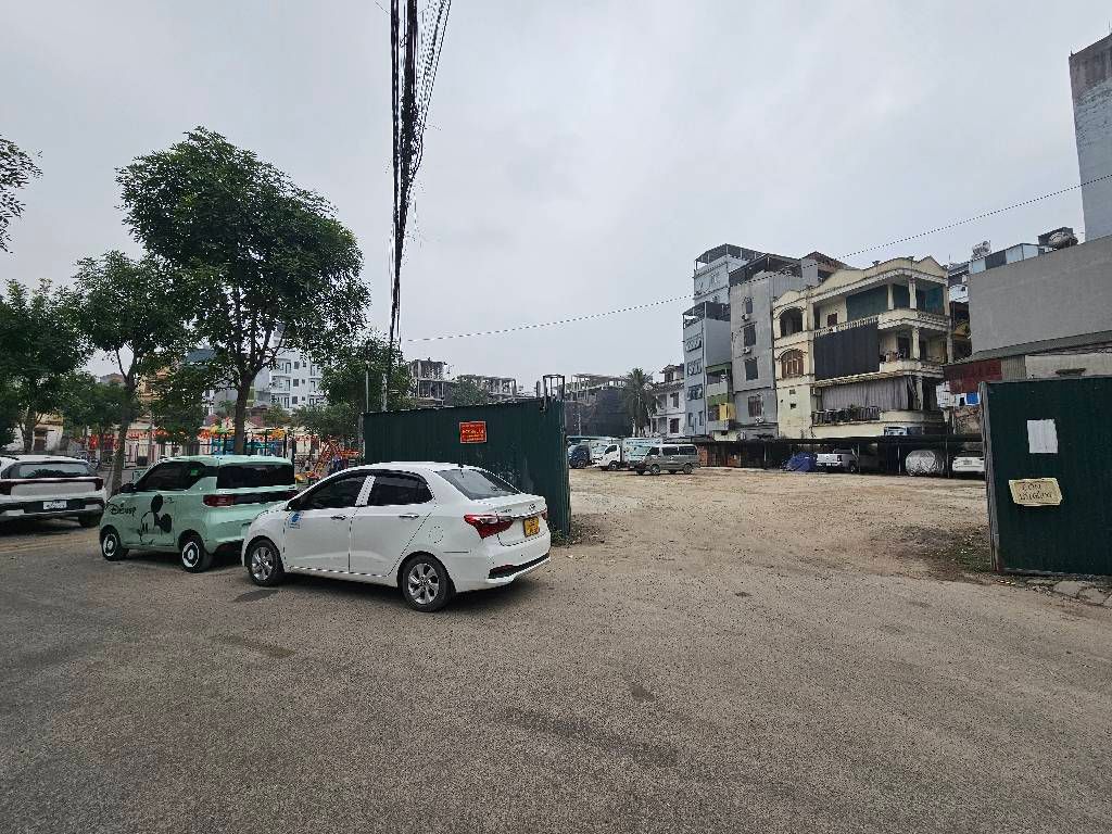 Bán nhà Giải Phóng - diện tích 28m2 3 tầng - Nhà mới ở ngay - giá 4,4 tỷ