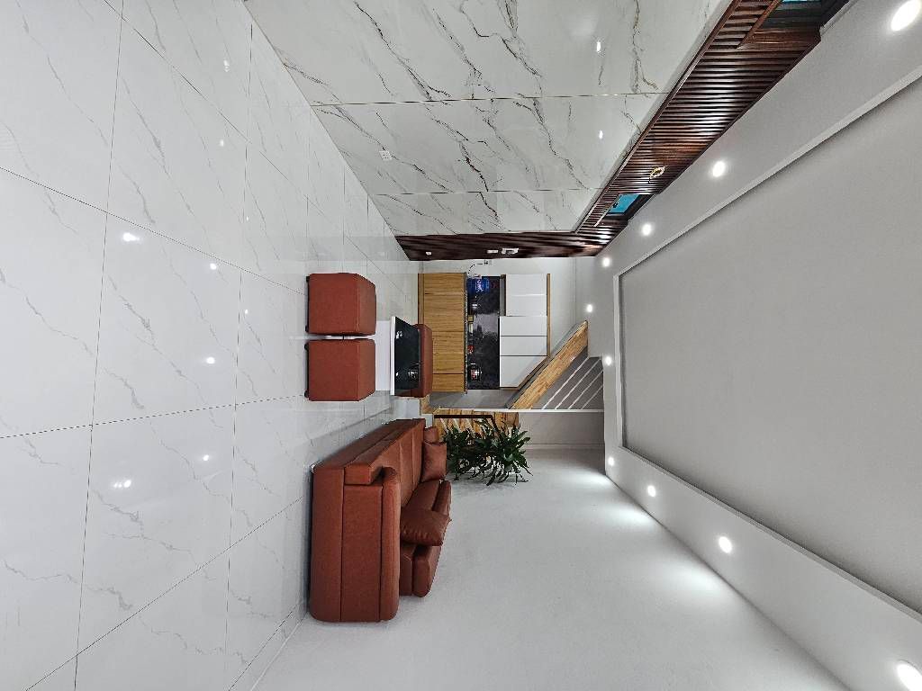 Bán nhà Giải Phóng - diện tích 28m2 3 tầng - Nhà mới ở ngay - giá 4,4 tỷ