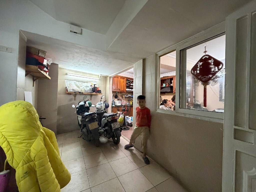 Bán nhà Văn Miếu - diện tích 31m2 5 tầng - 2 mặt thoáng - giá 11,3 tỷ