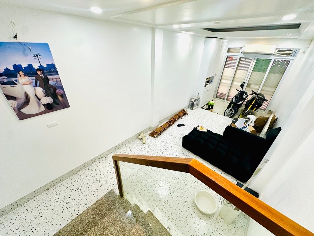 Bán nhà Lĩnh Nam - diện tích 41m2 4 tầng - Ô TÔ ĐỖ CỬA - giá 9 tỷ