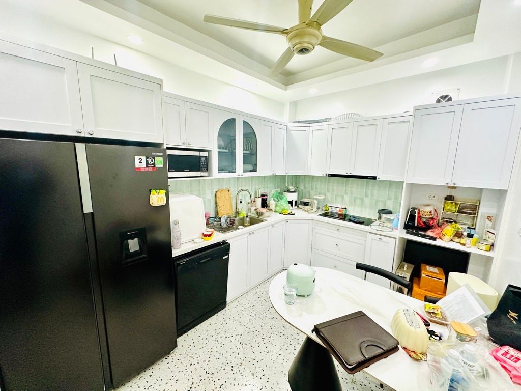 Bán nhà Lĩnh Nam - diện tích 41m2 4 tầng - Ô TÔ ĐỖ CỬA - giá 9 tỷ