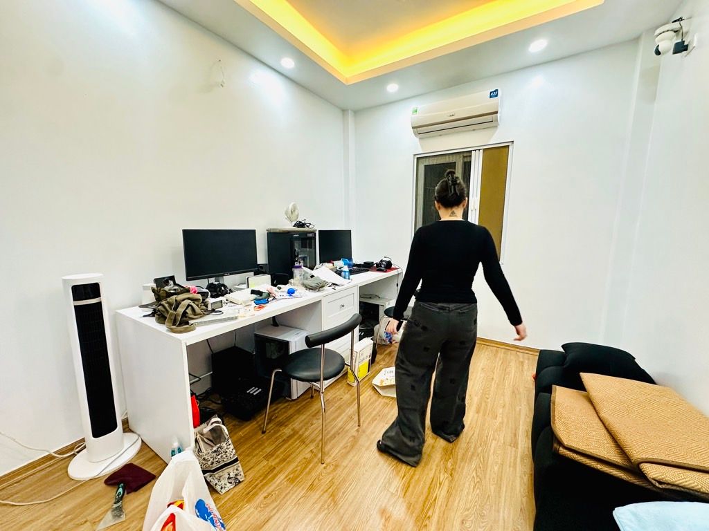 Bán nhà Lĩnh Nam - diện tích 41m2 4 tầng - Ô TÔ ĐỖ CỬA - giá 9 tỷ