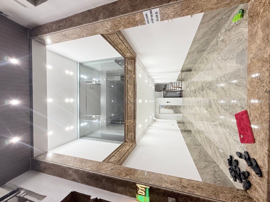 Bán nhà Hoàng Mai - diện tích 47m2 6 tầng - Ô TÔ TRÁNH - giá 20 tỷ