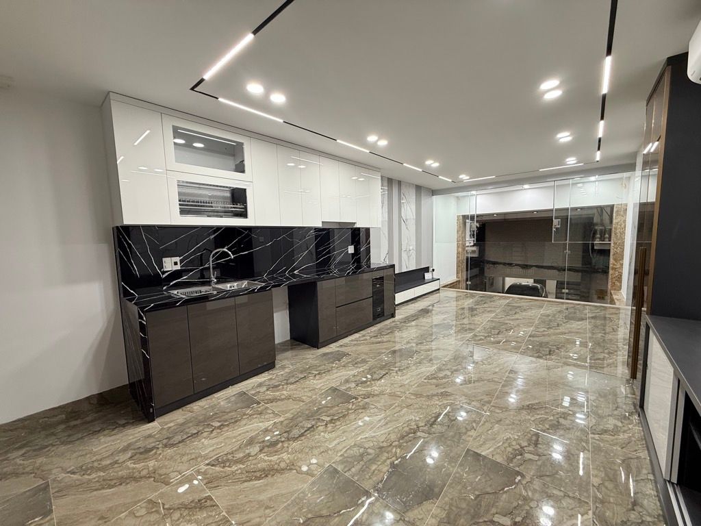 Bán nhà Hoàng Mai - diện tích 47m2 6 tầng - Ô TÔ TRÁNH - giá 20 tỷ