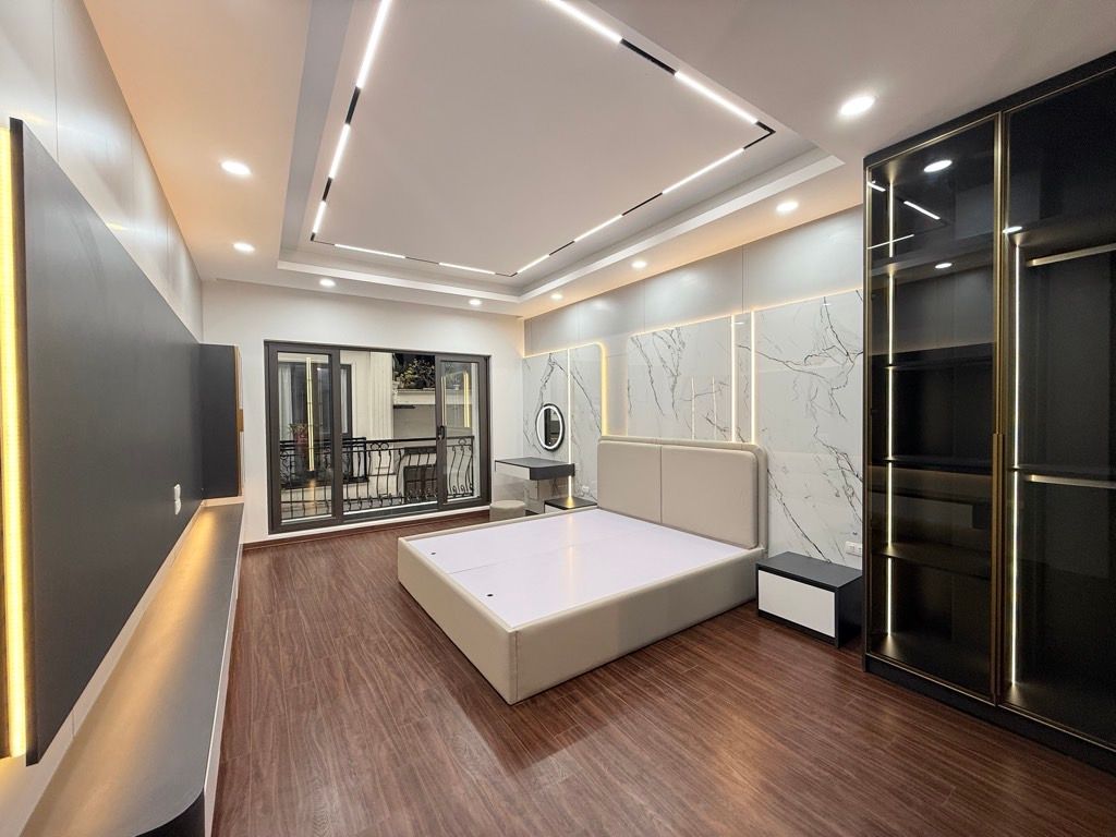 Bán nhà Hoàng Mai - diện tích 47m2 6 tầng - Ô TÔ TRÁNH - giá 20 tỷ